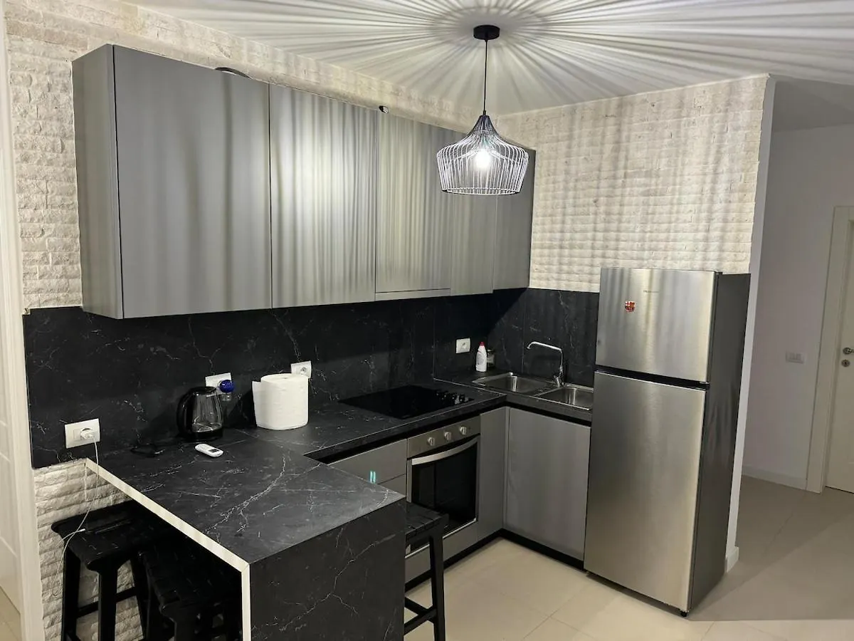 Luxury Stay Surrounded By Nature Tirana 0*,  Albânia